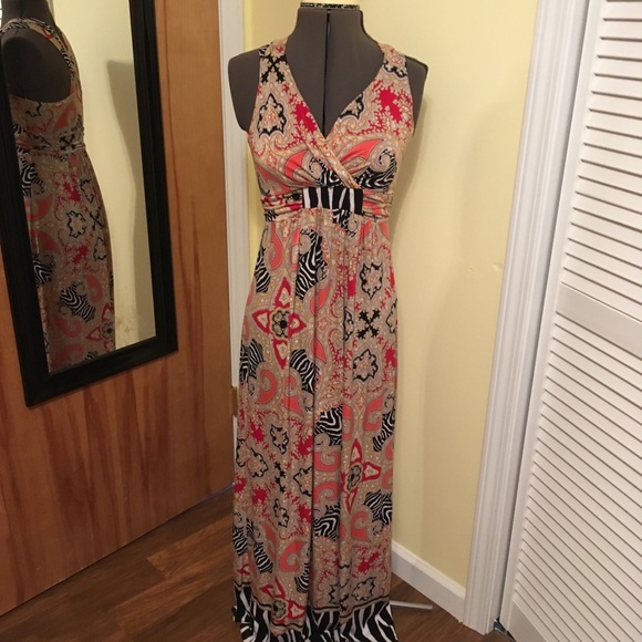Soma Dresses & Skirts - Soma paisley/zebra criss cross back maxi dress
